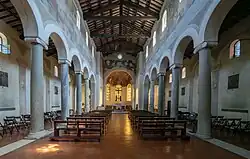 Innenansicht Richtung Altar