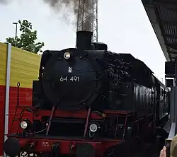 Dampflok 64 491 im Bahnhof Forchheim