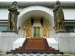 Ernst-Ludwig-Haus, Haupteingang