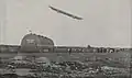 Flugfeld mit Luftschiffhalle Düsseldorf sowie Zeppelin LZ 10 „Schwaben“ (1911)
