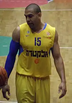 Blu 2010 im Trikot von Maccabi