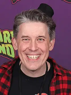 Die Hauptdarsteller David Howard Thornton, Elliott Fullam und Lauren LaVera