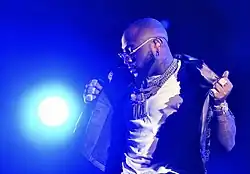 David Adedeji Adeleke, Reggae Geel