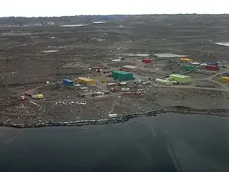 Küstenabschnitt mit Davis-Station