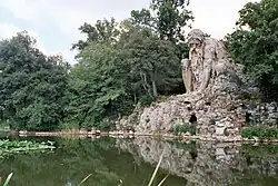 Statue im Park der Villa Demidoff