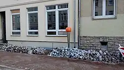 Die an Max, Helmut und Rosemarie Cohn erinnernde DenkNadel