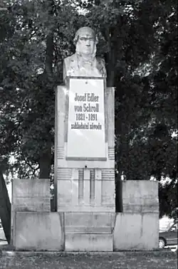 Denkmal Josef von Schroll[11]