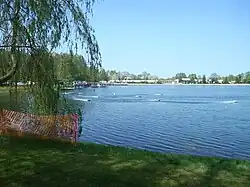 Modellbootrennen im Waldbad