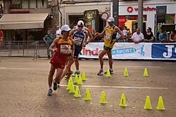 Aku Partanen (blaues Trikot) – Platz&nbsp;achtzehn