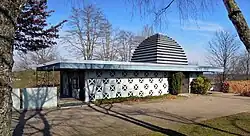 Diefflen, denkmalgeschützte Friedhofshalle