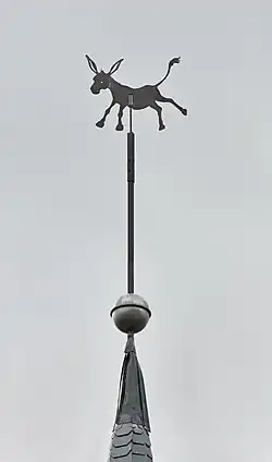 Esel an der Turmspitze