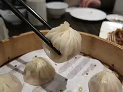 Xiaolongbao im Bambusdämpfkorb