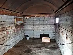 Waggon in einer Ausstellung im Bahnpark Augsburg