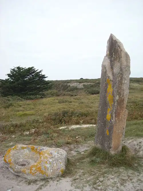 Menhir de la Vierge auf Hoëdic