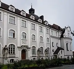 Blick auf das Priesterseminar St. Stephan am Domplatz