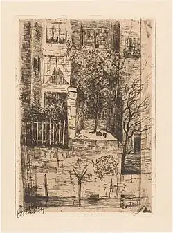 Bleistiftzeichnung einer Hausfassade mit Baum