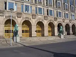 Goldene Pforte mit den zwei Löwen von Georg Wrba