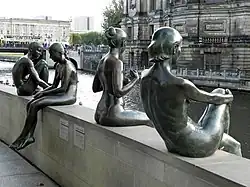 „Drei Mädchen und ein Knabe“ Berlin