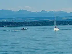 Dreikantonseck FR NE VD, Ansicht vom Strand bei Petit-Cortaillod (2024)