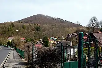 Blick von Dubina auf den Švédlův vrch (Schwedelberg), 550 m