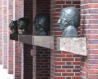 Die Büsten von Franz Küsters, von links nach rechts: Felix Mendelssohn Bartholdy, Clara Schumann, Robert Schumann und Norbert Burgmüller