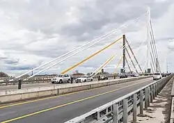 Verkehr auf der neuen Brücke