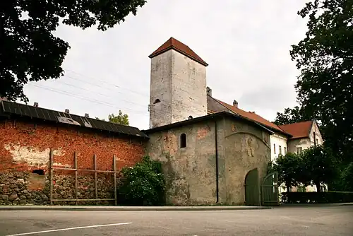 Torturm mit Resten der mittelalterlichen Mauer (2008)