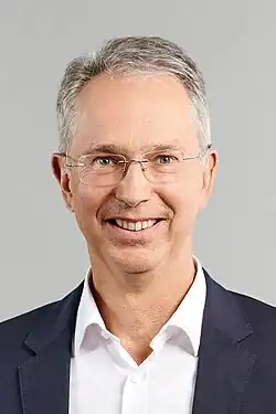 Der Leiter der Finanzabteilung der Evangelischen-Kirche in Bayern, Patrick de La Lanne