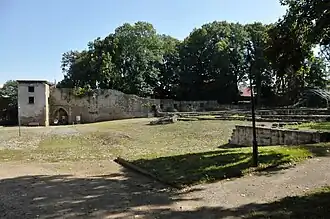 Schlossruinen und Toranlage (2017)