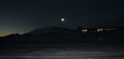 Totalität in Longyearbyen, Spitzbergen
