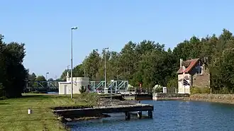 Schleuse am Oise-Aisne-Kanal