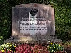 Edith Oravecz (1920–2013) Opernsängerin. Hans Sulzer-Oravecz (1904–1986), Eduard Sulzer-Schnorf (1863–1930), Frieda Sulzer-Schnorf (1931). Grab, Friedhof Rehalp, Zürich