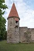 Nordwestturm von außen, mit Abtritterker