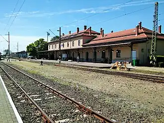 Blick zum Empfangsgebäude (2022)