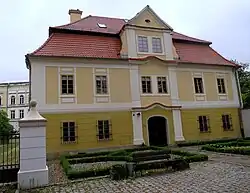 Ehemaliges Pfarrhaus, heute Evangelisches Institut