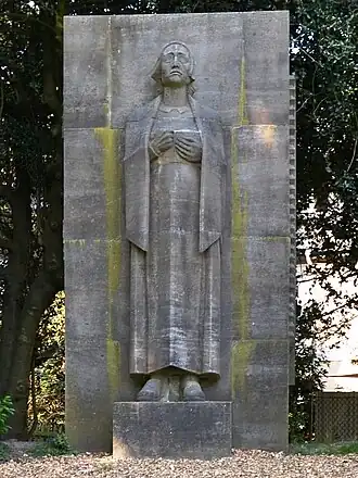 Kriegerdenkmal 1914–18 mit Hochrelief „Trauernde Mutter“, Steeler Stadtgarten