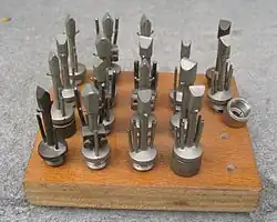 Versuchsreihe für eine patentierte Druckluft-Haar-Einstreichdüse für Pelznähmaschinen