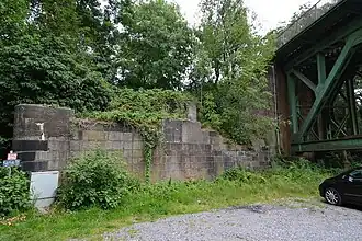 Widerlager der ehem. Mülheimer Brücken am Nordufer