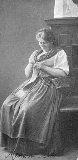 Emmy Remolt als Mena in Karl Schönherrs „Erde“, 1912.