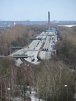 Blick vom Energieberg Georgswerder auf die A&nbsp;1 zwischen dem Dreieck Norderelbe und dem Dreieck Hamburg-Südost