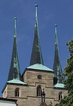 Drei Knickhelme der Severikirche Erfurt