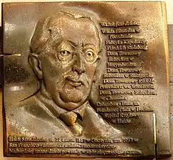 Gedenktafel am ehemaligen Seidenhaus Weichmann in Gleiwitz (2016)