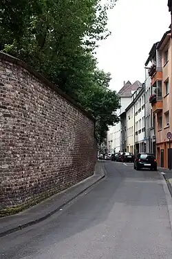 Umfassungsmauer Nordseite „Altengrabengässchen“