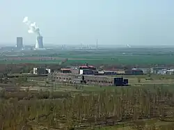 Ehemaliges Werk Espenhain, hinten Kraftwerk Lippendorf