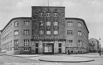 Torhaus an der Lazarettstraße, 1937 durch Emil Jung errichtet[3]