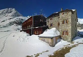 Essener-Rostocker Hütte im Winter