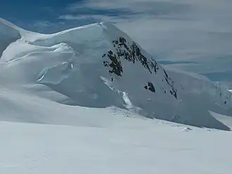 Blick vom Struma-Gletscher auf den Etropole Peak