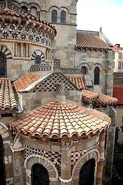 Notre-Dame du Port, Clermont-Ferrand, Chorhaupt (12. Jh.)