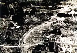 Frauenstraße 1946, im Hintergrund das Schloss