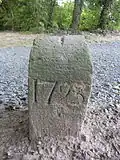 Grenzstein Rödelheim Bockenheim des 18. Jahrhunderts am Westrand des Biegwaldes, Ansicht Nordost